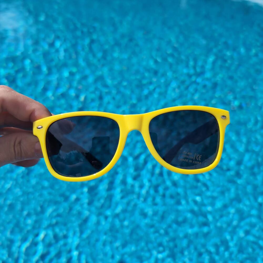 Cupcake Wine Vineyards Yellow & Blue Choose Joy Branded 400 UV Sunglasses - NWOT